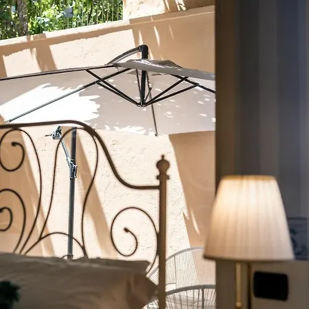 招待所 Palazzo Chiara 卡利亚里