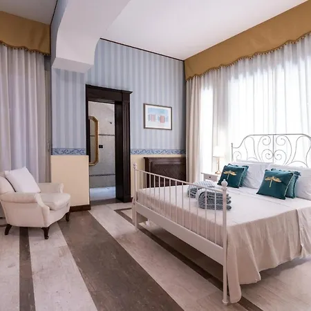 Palazzo Chiara Pensjonat