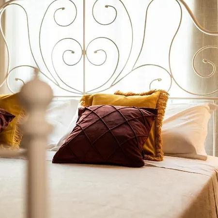 Palazzo Chiara 招待所 3*