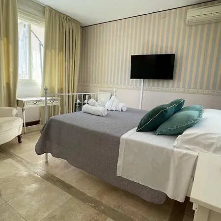 Palazzo Chiara Guest house *
